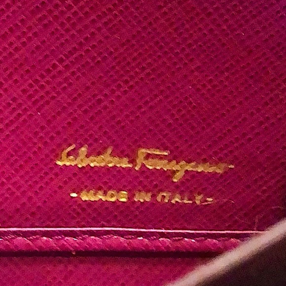 SALVATORE FERRAGAMO Gancini Fuchsia Leather Full Zip Continental Wallet WITH BOX - Picture 13 of 17